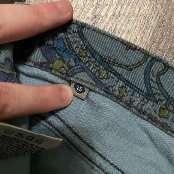 Citizens of humanity shorts #5 - Picture 2 of 3